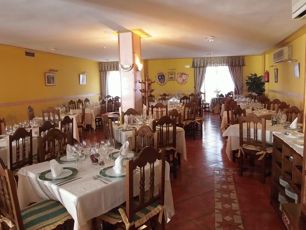 Hostal-Restaurante San Antolin トルデシリャス エクステリア 写真