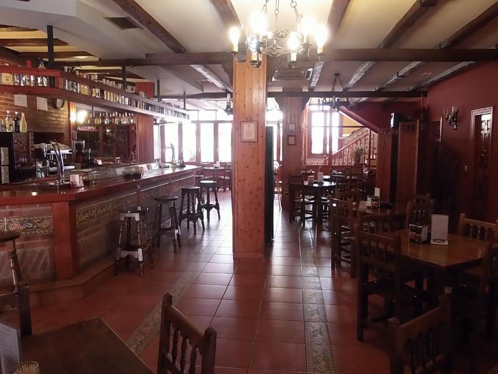 Hostal-Restaurante San Antolin トルデシリャス エクステリア 写真