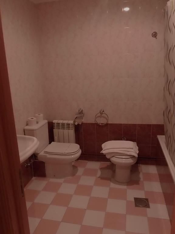 Hostal-Restaurante San Antolin トルデシリャス エクステリア 写真