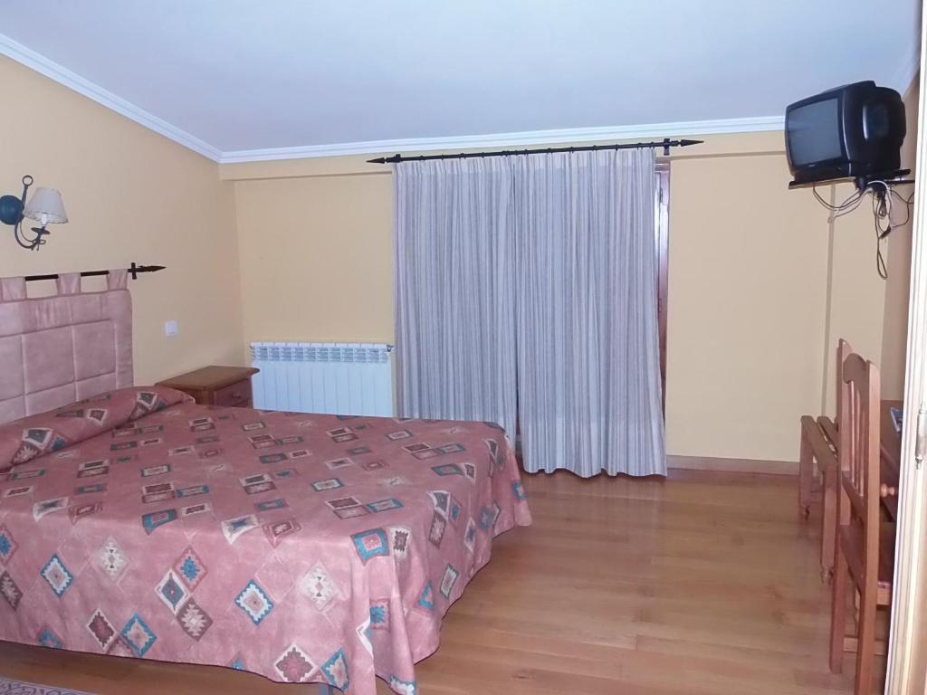 Hostal-Restaurante San Antolin トルデシリャス エクステリア 写真