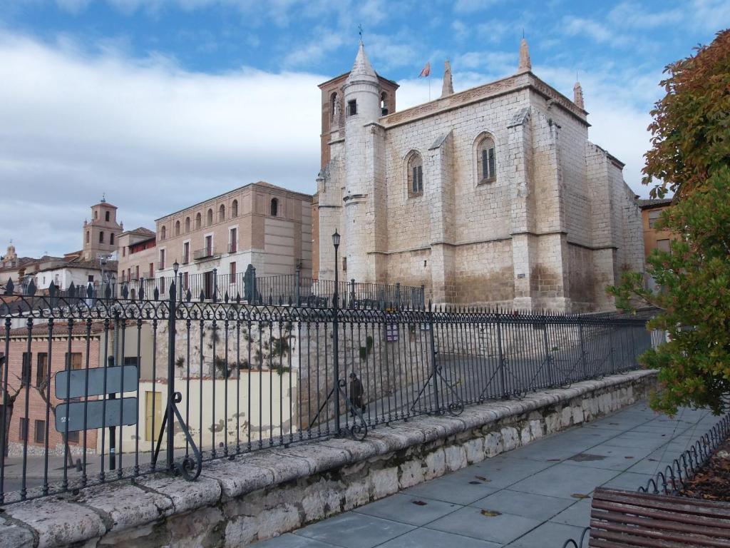 Hostal-Restaurante San Antolin トルデシリャス エクステリア 写真