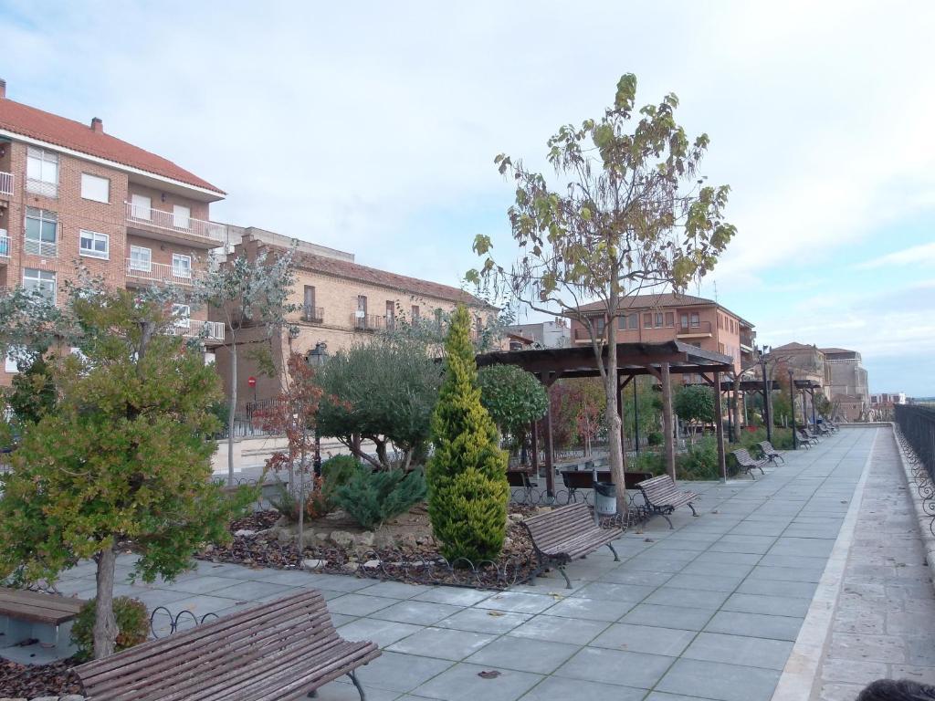 Hostal-Restaurante San Antolin トルデシリャス エクステリア 写真